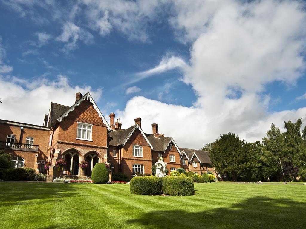 Audleys Wood Hotel, Basingstoke Exterior photo