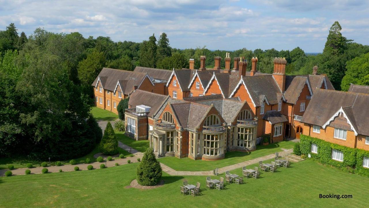 Audleys Wood Hotel, Basingstoke Exterior photo